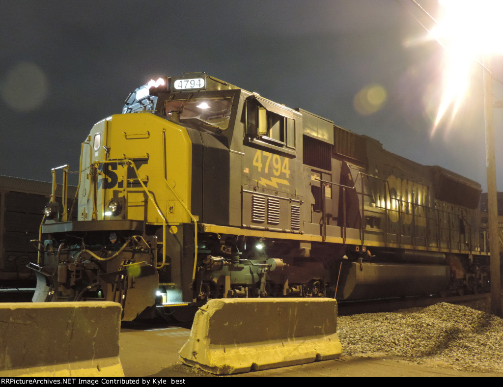 CSX 4794 on B780